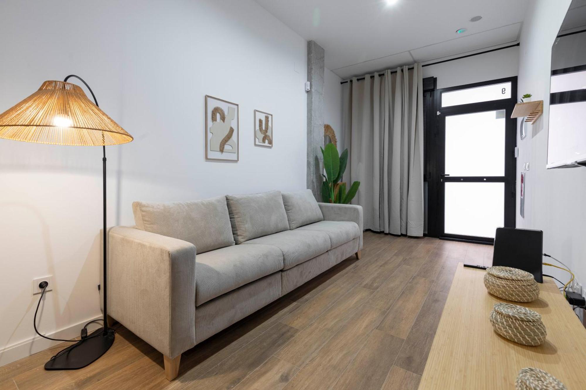Travel Habitat Mediterranean Suites Valencia Exterior photo