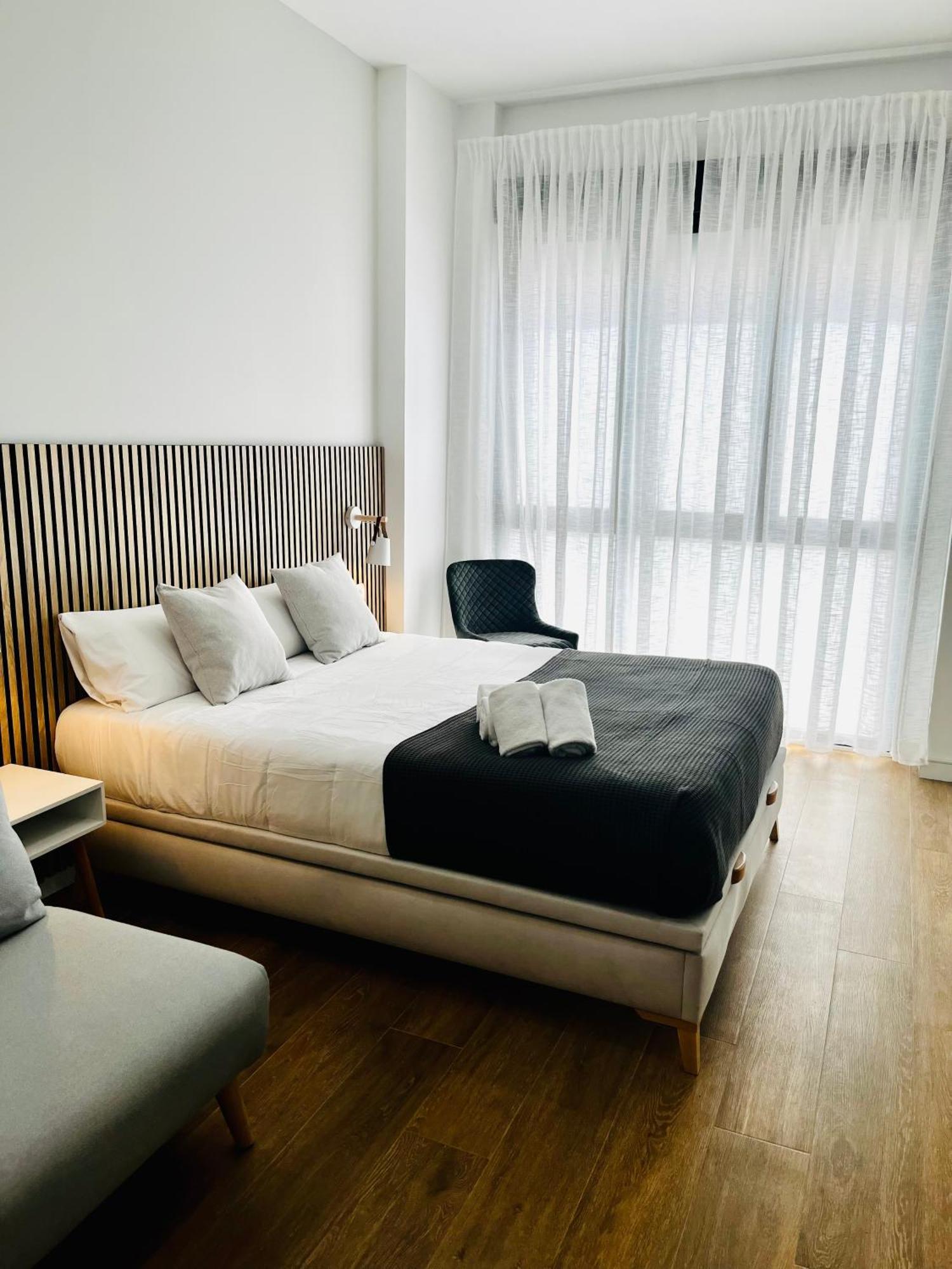 Travel Habitat Mediterranean Suites Valencia Room photo